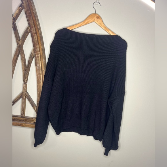 Pink Lily Scoop Neck Oversized Black Sweater. Like New. Size Medium. - Picture 2 of 3